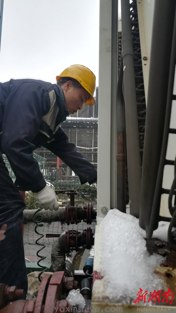 党员刘焕林，，，一个肯钻研、、有继承的新时代“奉献者